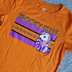 Girl's Halloween shirt 🎃